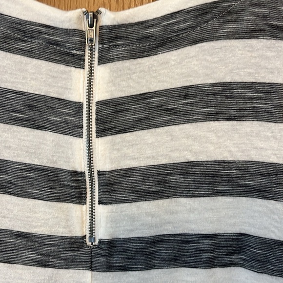 Merona size xs short sleeve black and white striped t-short dress - Picture 4 of 5